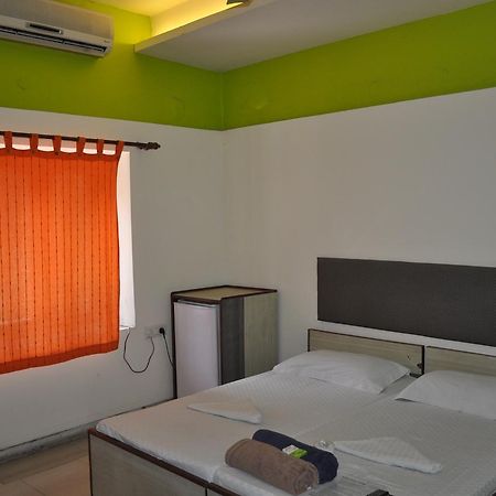 Hotel Kabli Yeni Delhi Dış mekan fotoğraf