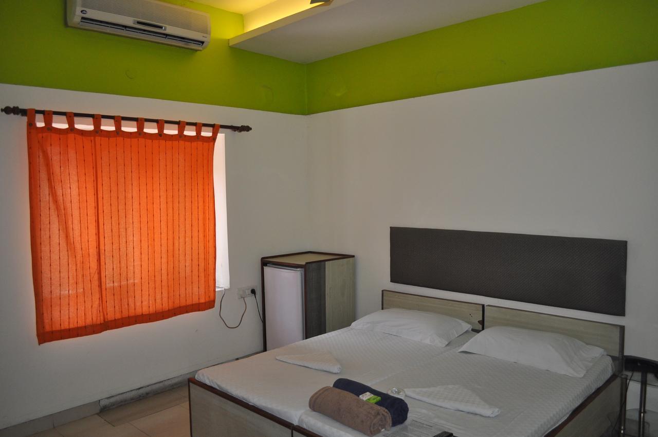 Hotel Kabli Yeni Delhi Dış mekan fotoğraf