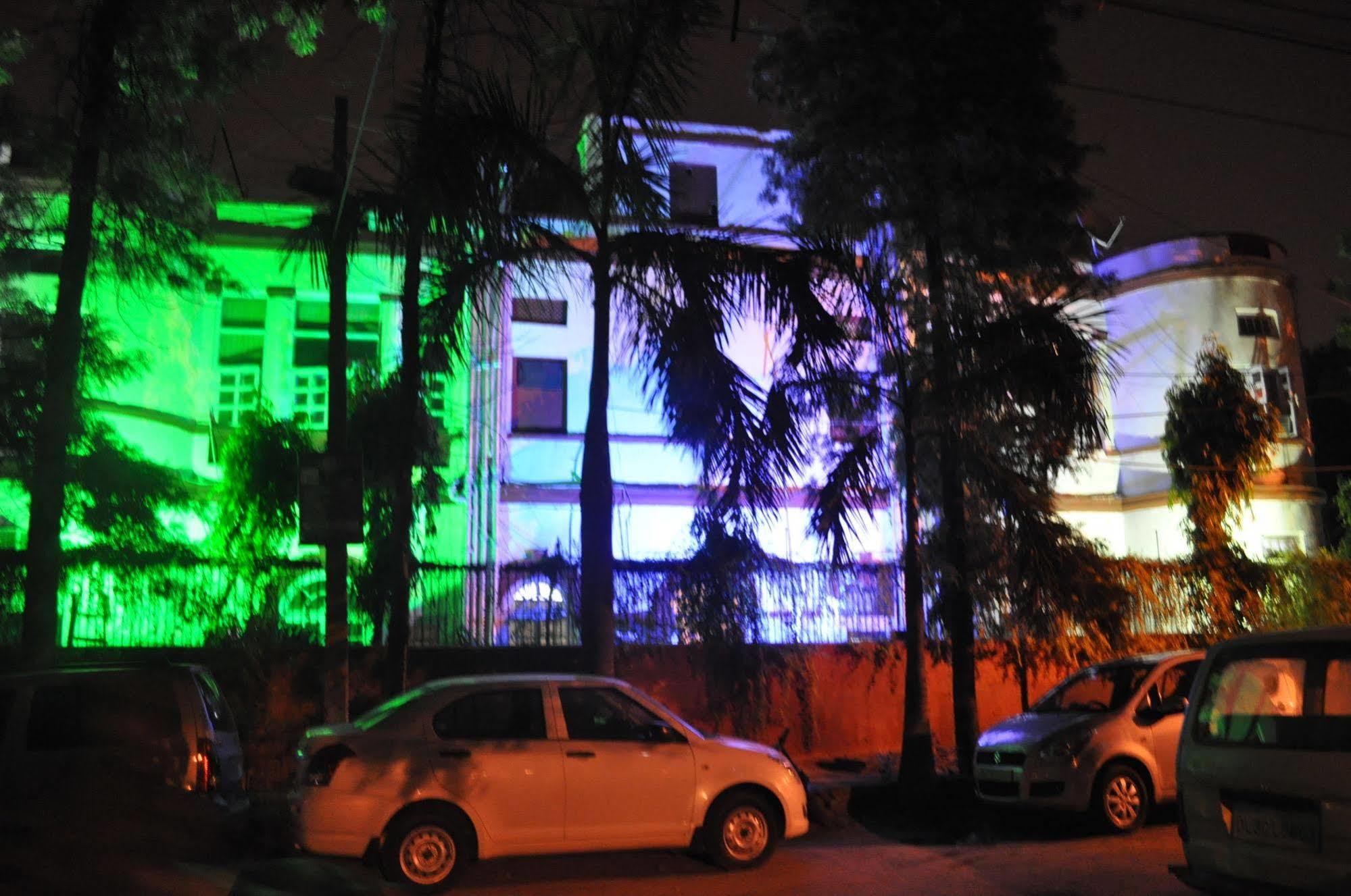 Hotel Kabli Yeni Delhi Dış mekan fotoğraf