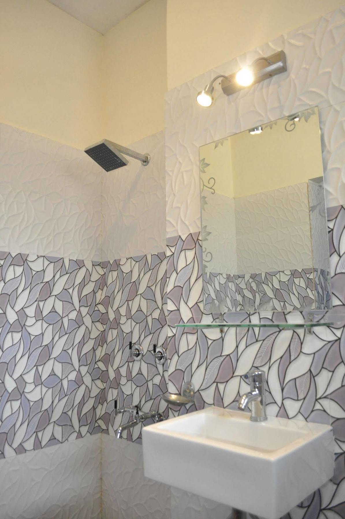 Hotel Kabli Yeni Delhi Dış mekan fotoğraf